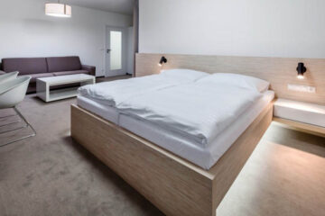 Hotel Morava, Otrokovice